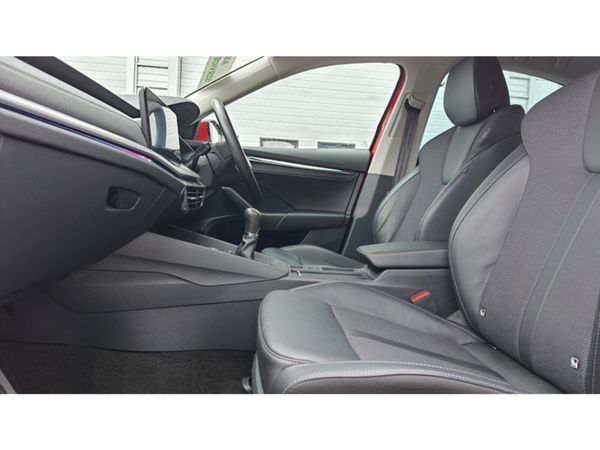 Skoda Octavia Hatchback, Diesel, 2023, Red