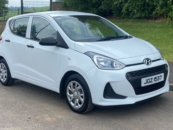 Hyundai i10 Hatchback, Petrol, 2018, White