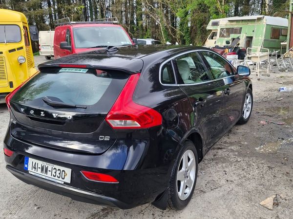 Volvo V40 Hatchback, Diesel, 2014, Black