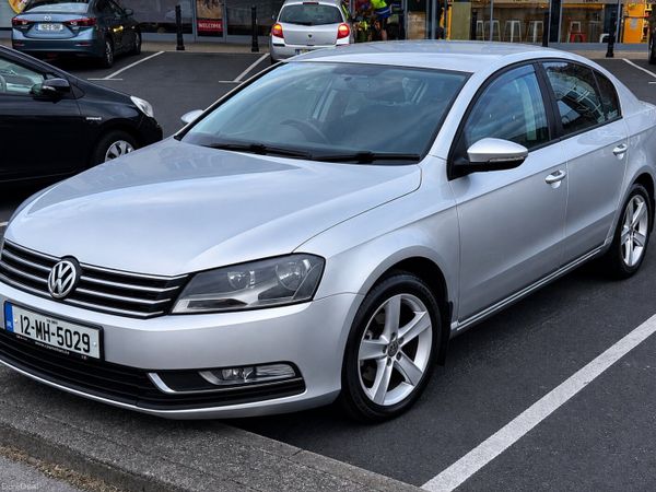 Volkswagen Passat Saloon, Diesel, 2012, Silver