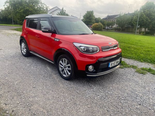 Kia Soul Hatchback, Diesel, 2018, Red