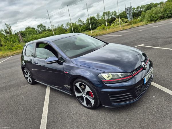 Volkswagen Golf Hatchback, Petrol, 2013, Blue