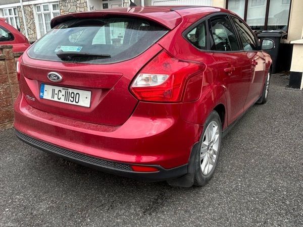 Ford Focus Hatchback, Diesel, 2011, Red