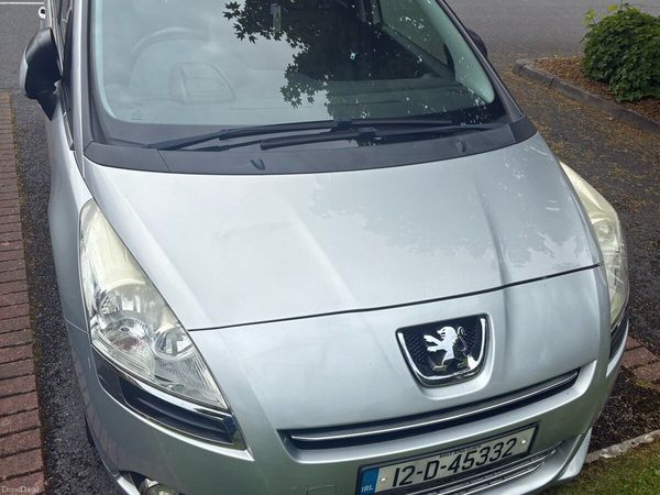 Peugeot 5008 MPV, Diesel, 2012, Silver