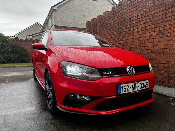 Volkswagen Polo Hatchback, Petrol, 2015, Red
