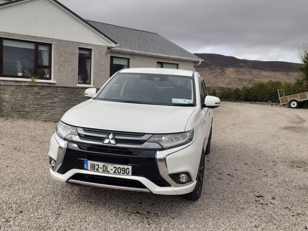 Mitsubishi Outlander SUV, Petrol Plug-in Hybrid, 2018, White