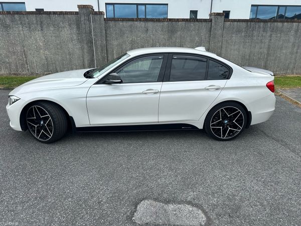 BMW 3-Series Saloon, Diesel, 2012, White