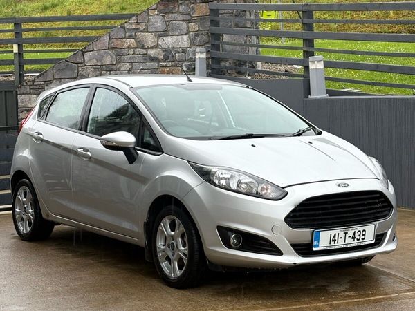 Ford Fiesta Hatchback, Petrol, 2014, Silver