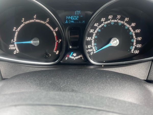 Ford Fiesta Hatchback, Petrol, 2016, Red