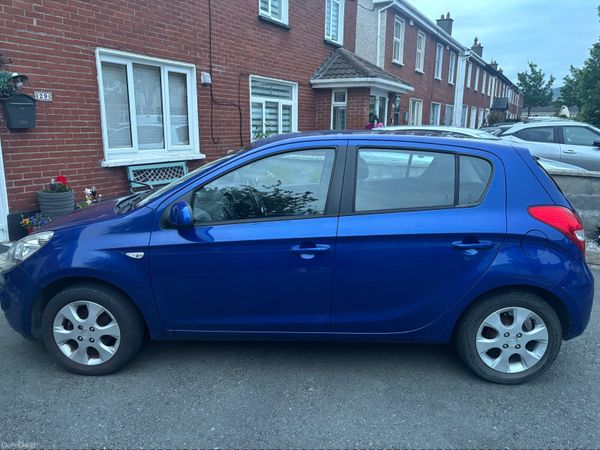 Hyundai i20 Hatchback, Petrol, 2009, Blue