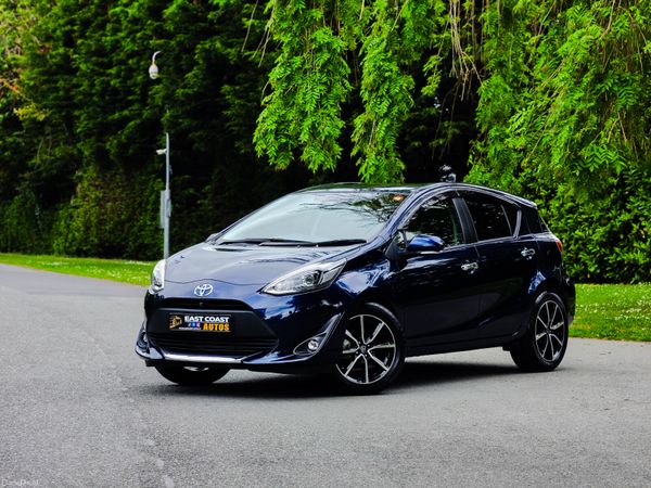 Toyota Aqua Hatchback, Petrol Hybrid, 2021, Blue