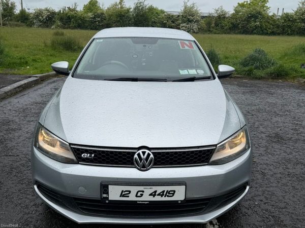 Volkswagen Jetta Saloon, Diesel, 2012, Silver