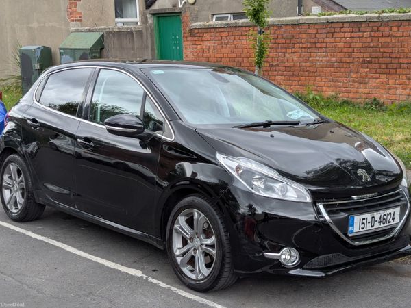 Peugeot 208 Hatchback, Petrol, 2015, Black