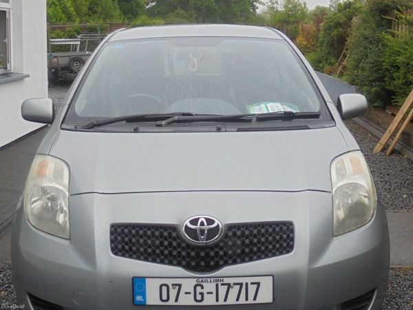 Toyota Yaris Hatchback, Petrol, 2007, Silver