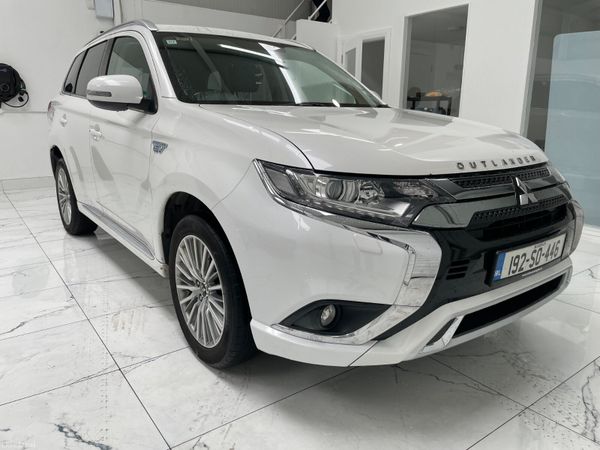 Mitsubishi Outlander SUV, Petrol Plug-in Hybrid, 2019, White