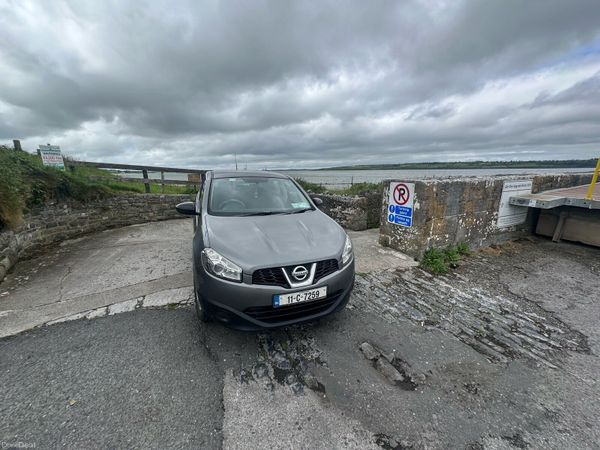 Nissan Qashqai Hatchback, Diesel, 2011, Grey