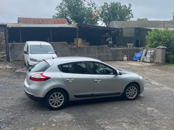 Renault Megane Hatchback, Diesel, 2010, Silver