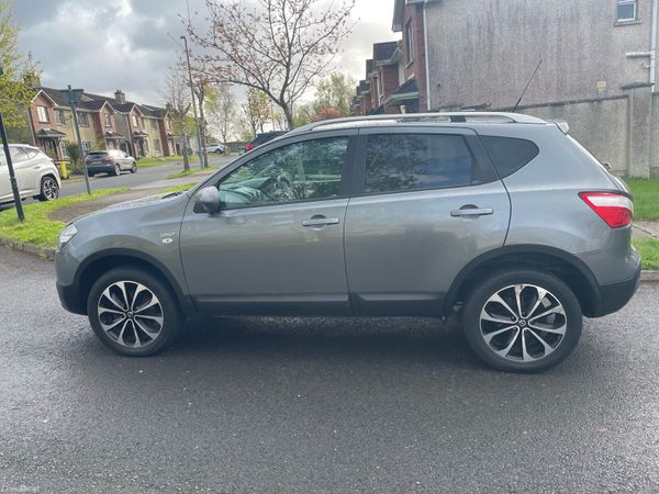 Nissan Qashqai Hatchback, Diesel, 2012, Grey
