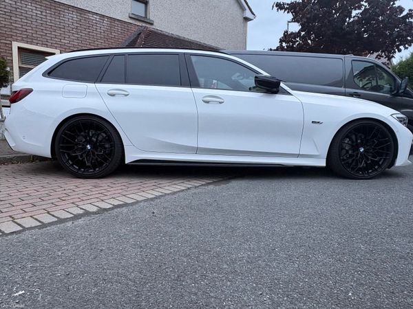 BMW 3-Series Estate, Petrol Plug-in Hybrid, 2021, White