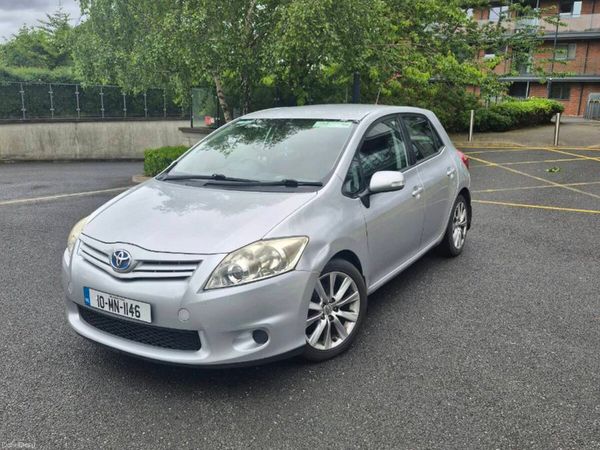 Toyota Auris Hatchback, Diesel, 2010, Silver