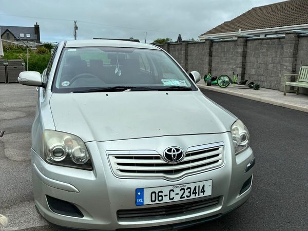 Toyota Avensis Saloon, Petrol, 2006, Silver