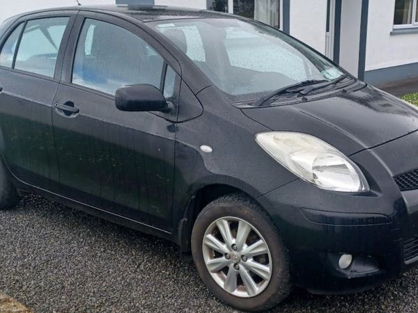 Toyota Yaris Hatchback, Petrol, 2011, Black