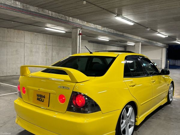 Toyota Altezza Saloon, Petrol, 2000, Yellow