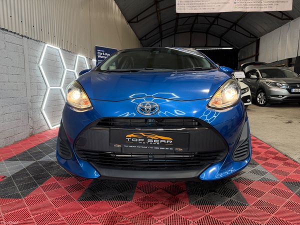 Toyota Aqua Hatchback, Petrol Hybrid, 2018, Blue
