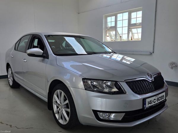 Skoda Octavia Saloon, Diesel, 2014, Silver