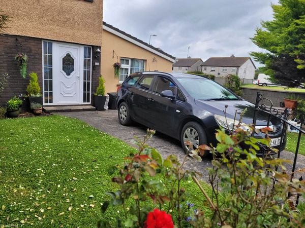 Vauxhall Astra Estate, Diesel, 2012, Black
