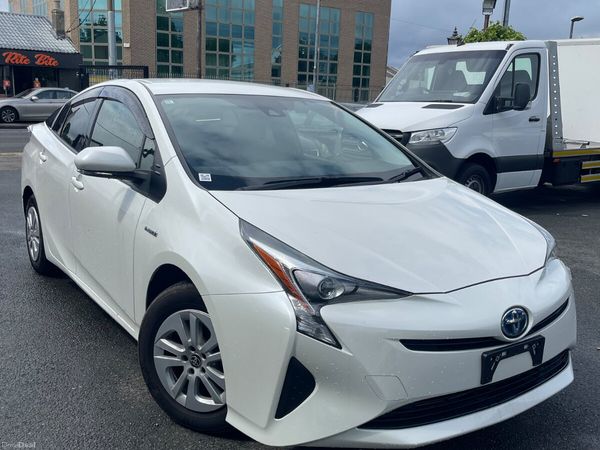 Toyota Prius Saloon, Petrol Hybrid, 2018, White