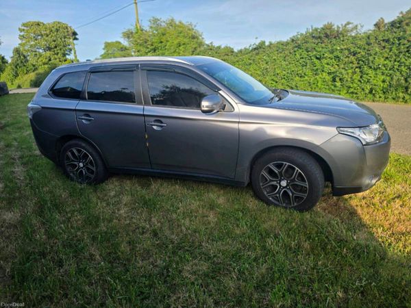 Mitsubishi Outlander SUV, Diesel, 2015, Grey