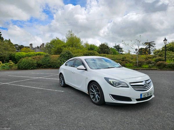 Vauxhall Insignia Hatchback, Diesel, 2014, White