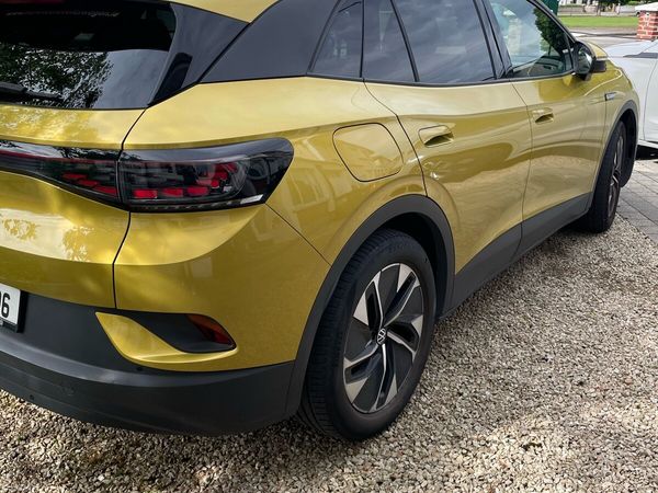 Volkswagen ID.4 Estate, Electric, 2021, Yellow