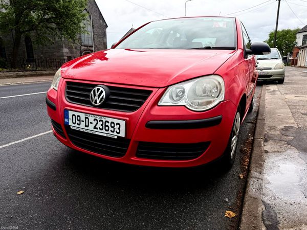 Volkswagen Polo Hatchback, Petrol, 2009, Red