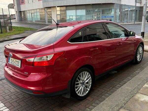 Ford Focus Saloon, Diesel, 2013, Red