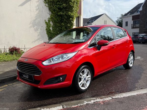 Ford Fiesta Hatchback, Petrol, 2015, Red