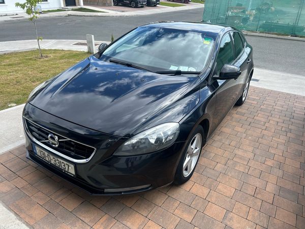 Volvo V40 Hatchback, Diesel, 2013, Black