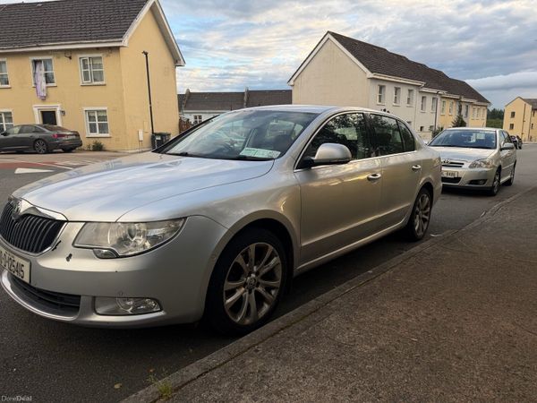 Skoda Superb Hatchback, Diesel, 2010, Silver