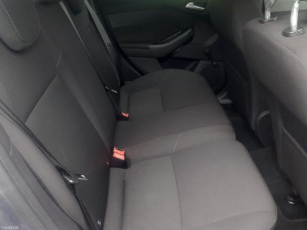 Ford Focus Hatchback, Diesel, 2015, Brown