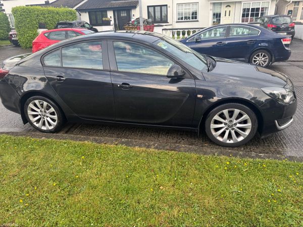 Opel Insignia Saloon, Diesel, 2015, Black