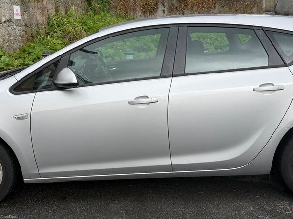 Opel Astra MPV, Diesel, 2012, Silver