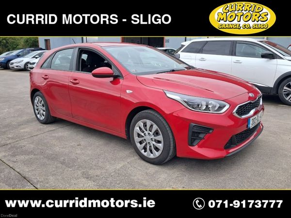Kia Ceed Hatchback, Petrol, 2020, Red