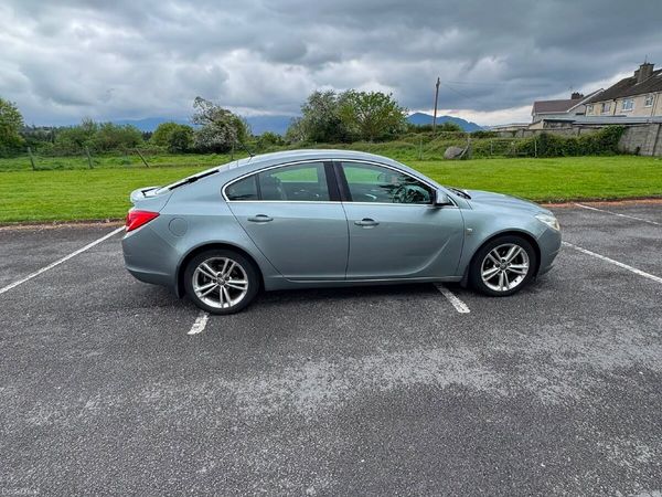 Vauxhall Insignia Hatchback, Diesel, 2010, Silver