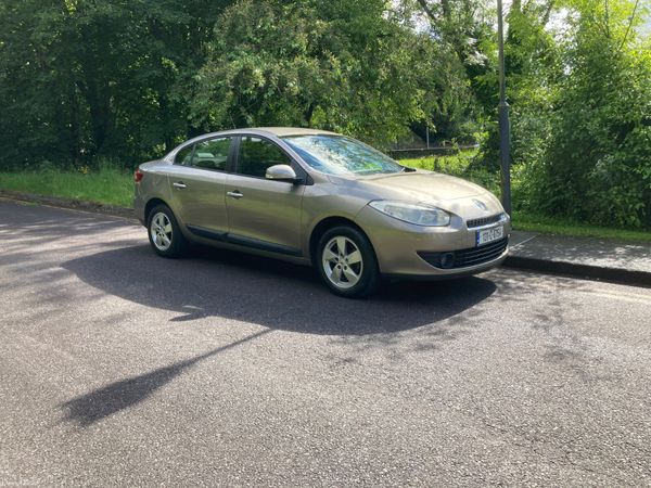 Renault Fluence Saloon, Diesel, 2013, Gold