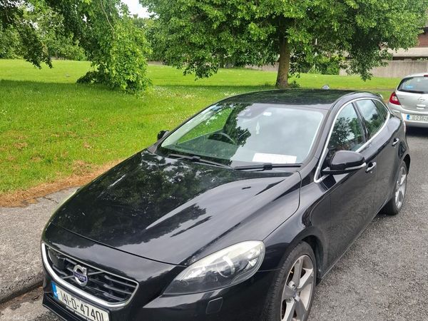 Volvo V40 Hatchback, Petrol, 2014, Black