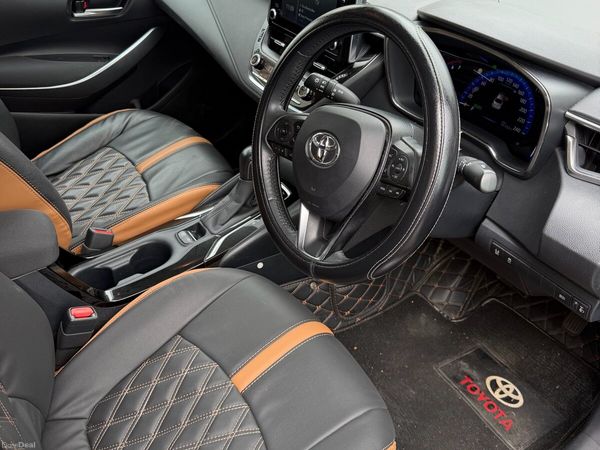 Toyota Corolla Saloon, Petrol Hybrid, 2021, Grey