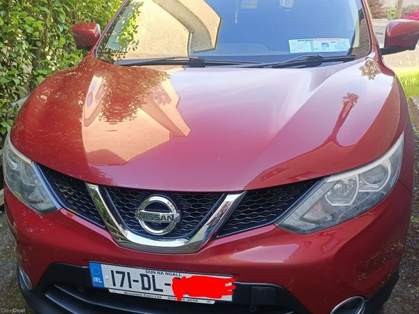Nissan Qashqai SUV, Diesel, 2017, Red
