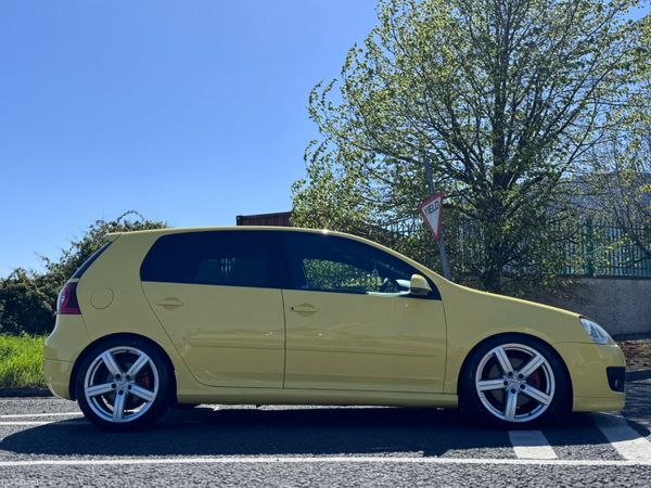 Volkswagen Golf Hatchback, Petrol, 2008, Yellow
