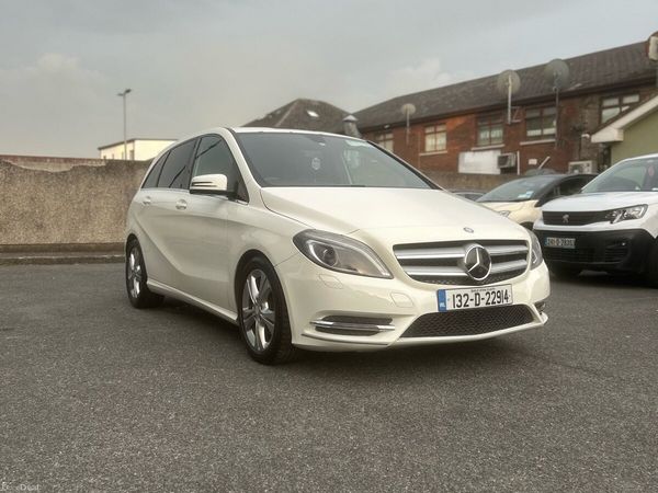 Mercedes-Benz B-Class MPV, Petrol, 2013, White
